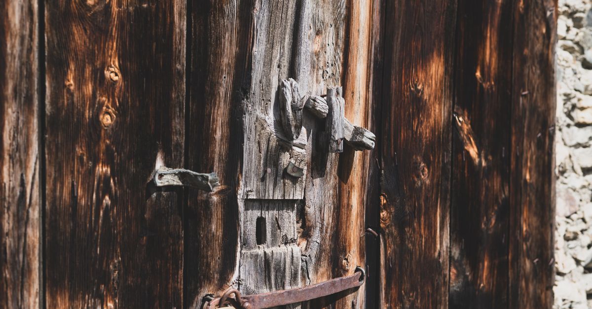 door security hardware — Johnson County Locksmiths