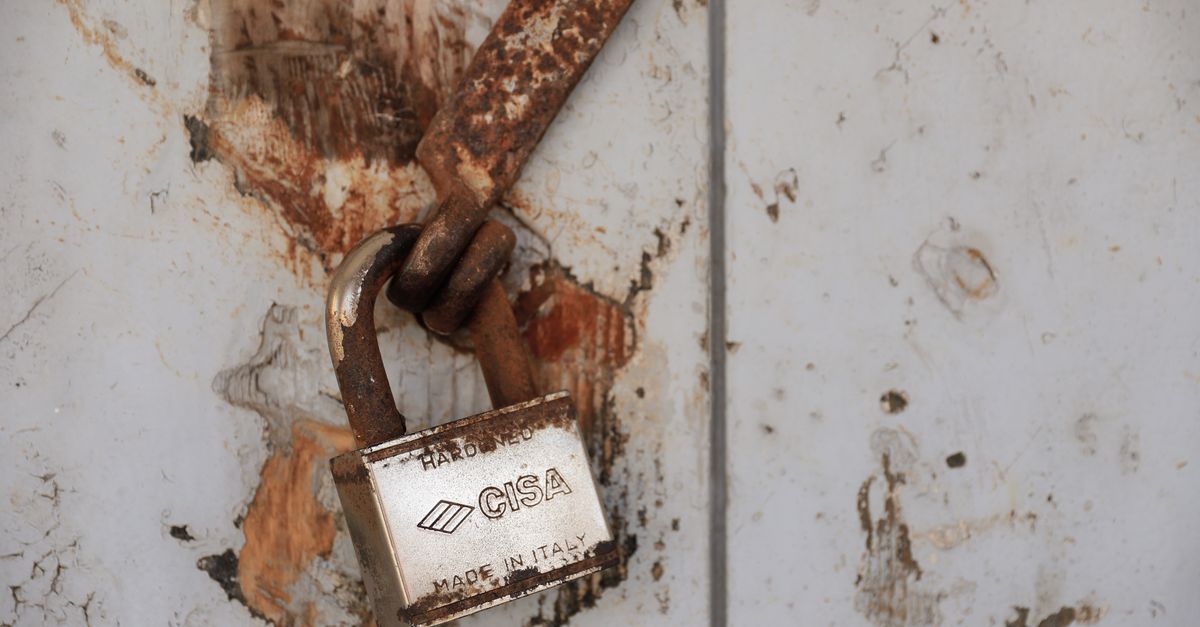 front door lock key — Johnson County Locksmiths