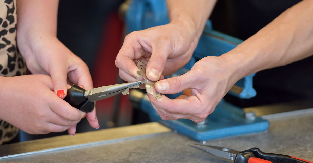 locksmith shop keys — Johnson County Locksmiths