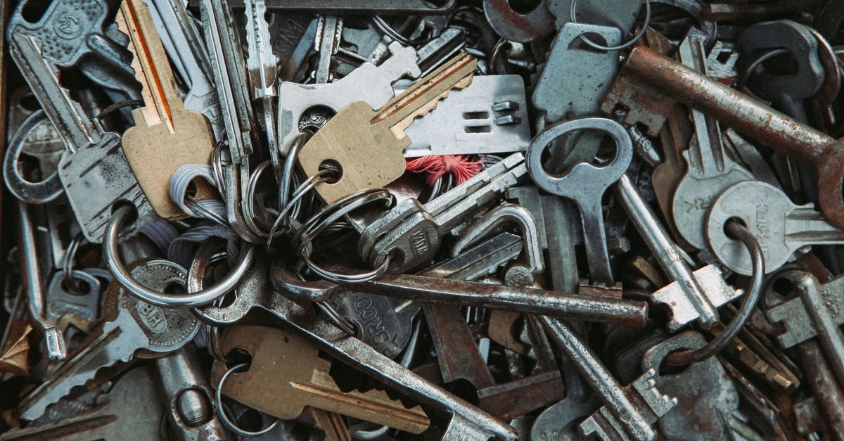 front door lock key — Johnson County Locksmiths