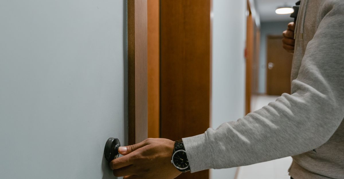 locksmith service technician — Johnson County Locksmiths